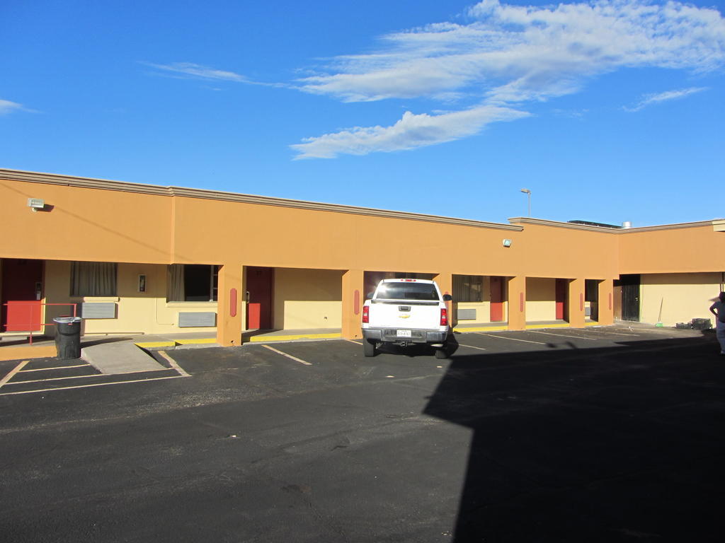 El Paso Inn Tx - Airport Eksteriør bilde